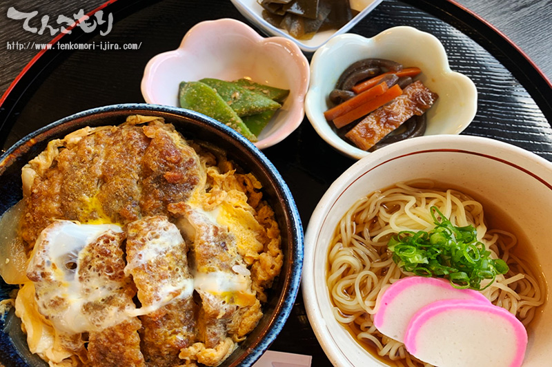 写真_にこっとにこにこ丼